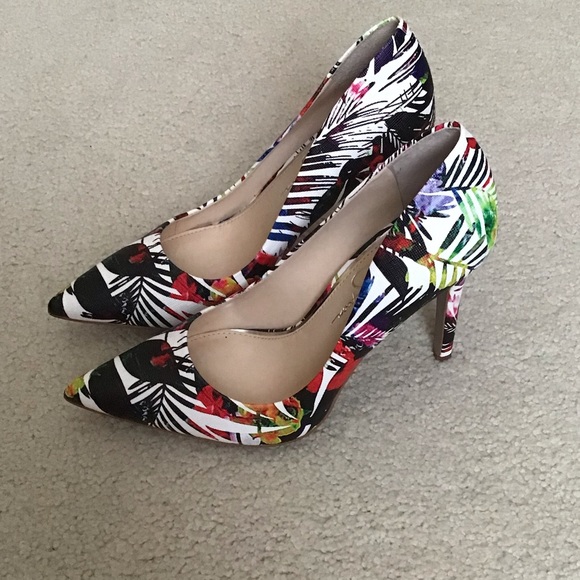 Jessica Simpson Calexico Size 8 - Picture 4 of 5